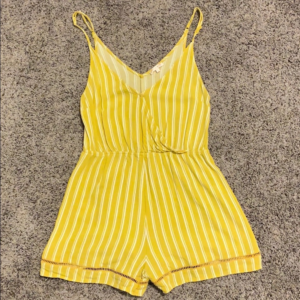 Pacsun Lottie moss romper